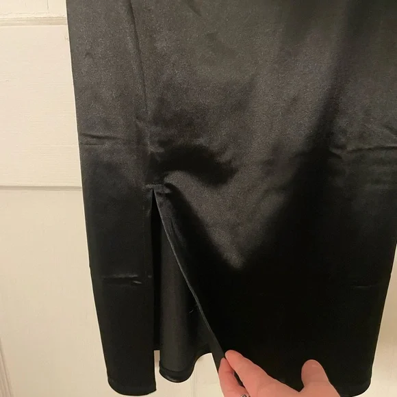 Liz & Sara black satin short fitted dress NWT - Picture 3 of 3